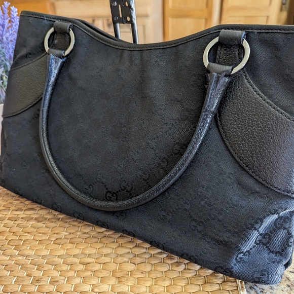 Gucci Bag.  Authentic - Picture 5 of 9